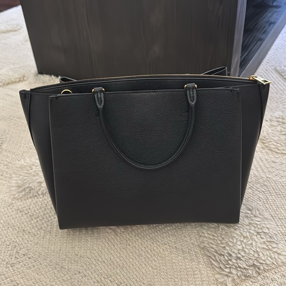 Louis Vuitton LockMeTo Top Handle Tote w Shoulder / Crossbody Strap - Picture 5 of 10